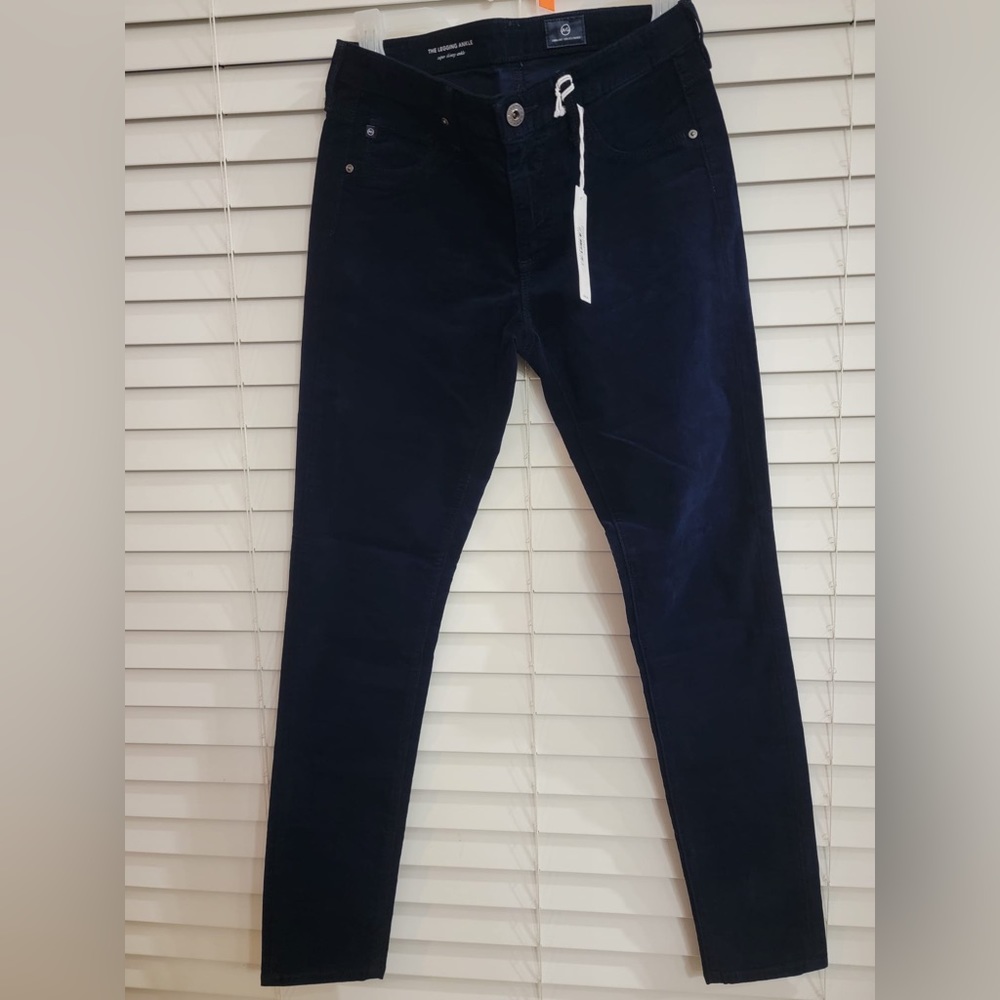 THE LEGGING ANKLE by Adriano Goldschmied
Navy Blue Super Skinny Ankle Size 27
